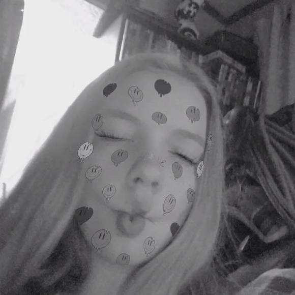 Meet your Posher, Alina - Picture 1 of 1